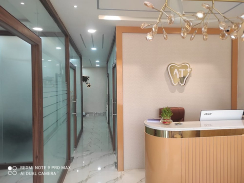 Slider image (2) Dr. A & T Dental Experts